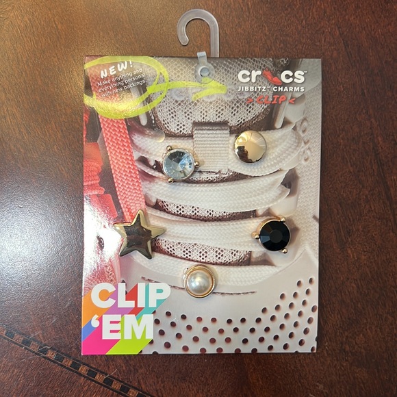 Women’s Croc sandals WITH 5 Jibbitz - Picture 4 of 4